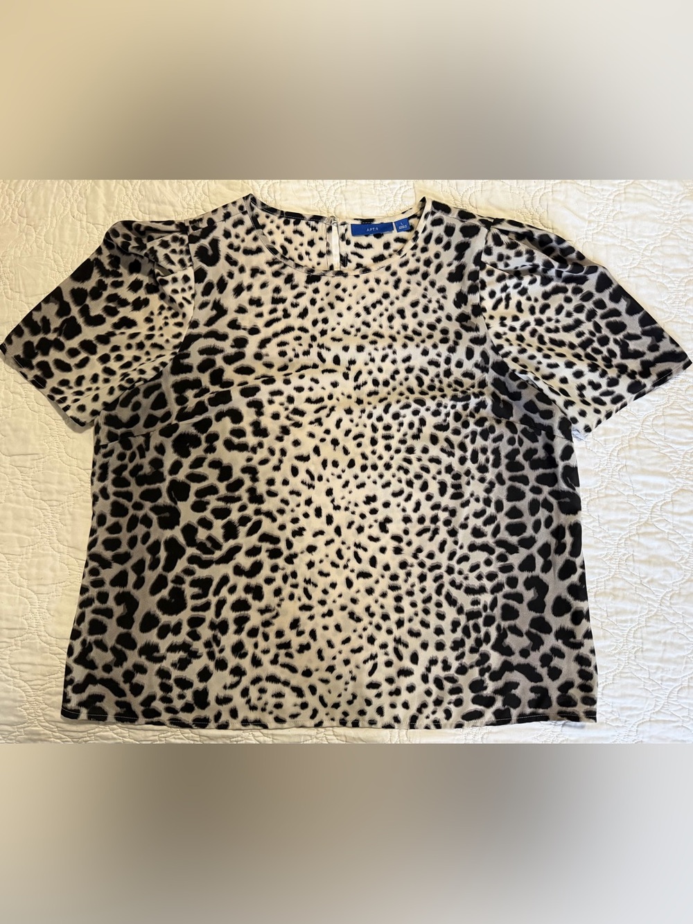 Apt 9 Black and White Leopard Print Top Wrinkle Free- Large
